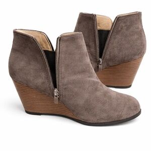 Stylish Women's faux Suede Ankle Boots wedge size 40 New